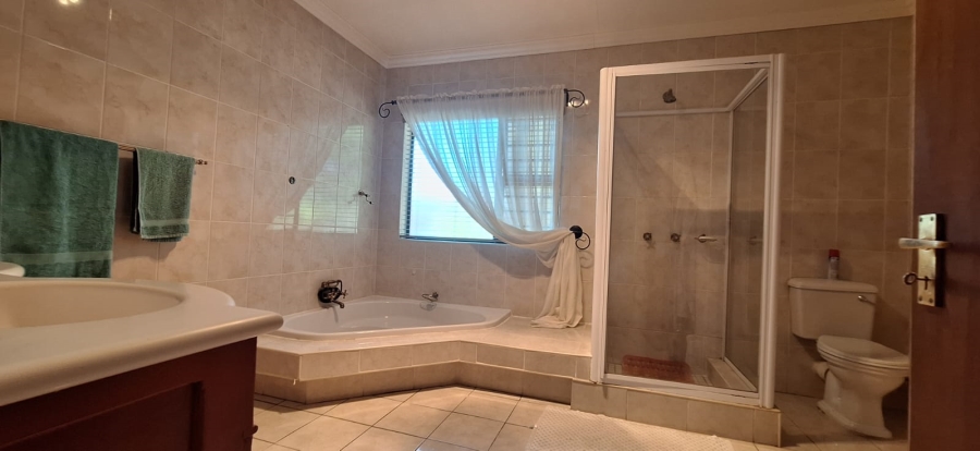 4 Bedroom Property for Sale in Hillcrest Northern Cape